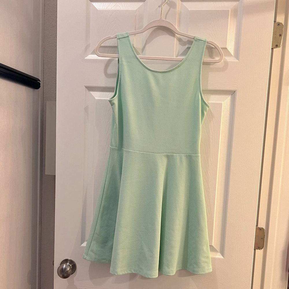 FREE WITH ANY PURCHASE (add to bundle) 
Skater dress in mint size 10